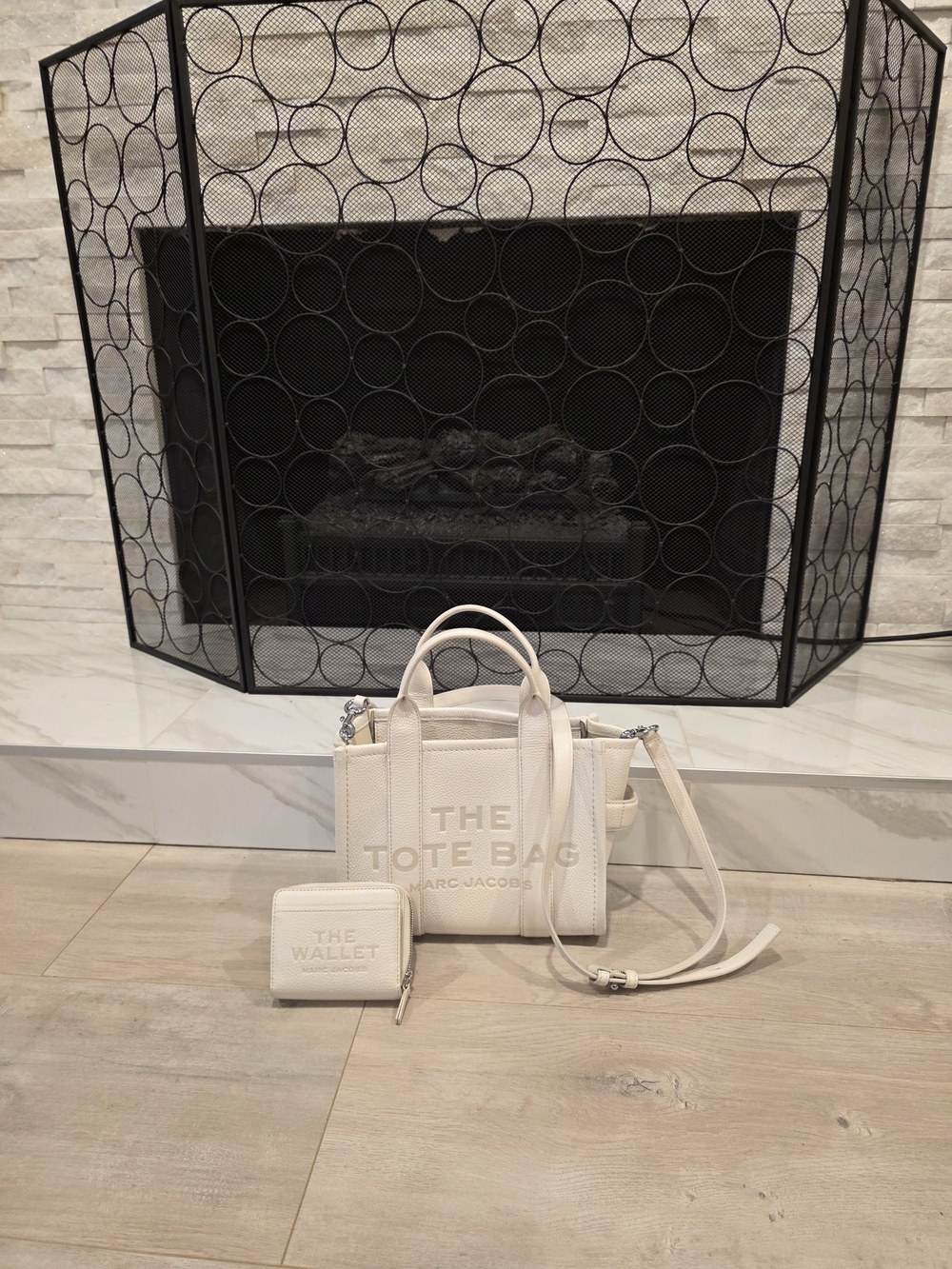 ❤️❤️Pre Loved Marc Jacobs THE TOTE Bag Small Leather Tote in Cotton-On SMALL👀👀